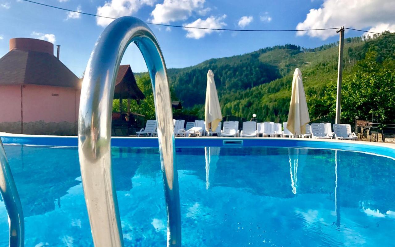 Hotel Карпатський Затишок Slavske Esterno foto