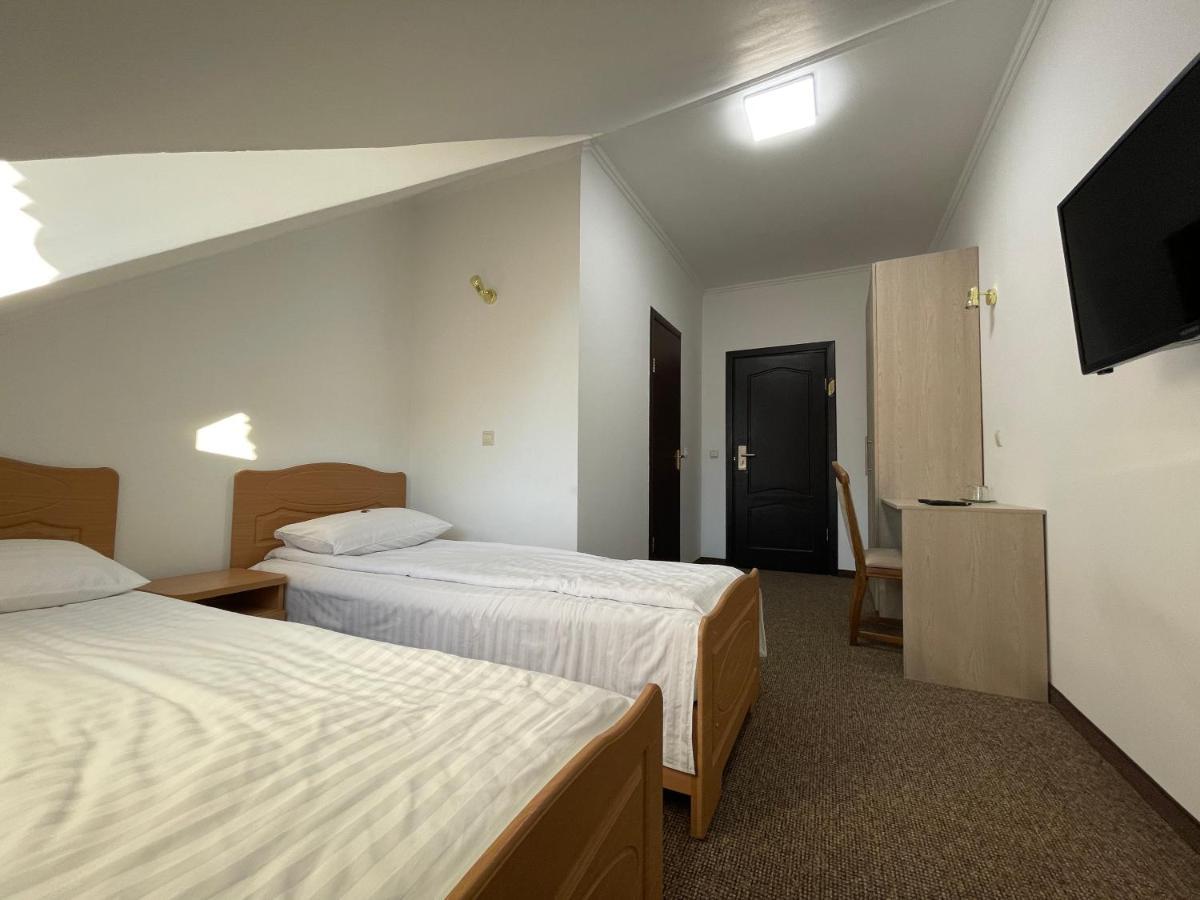 Hotel Карпатський Затишок Slavske Esterno foto