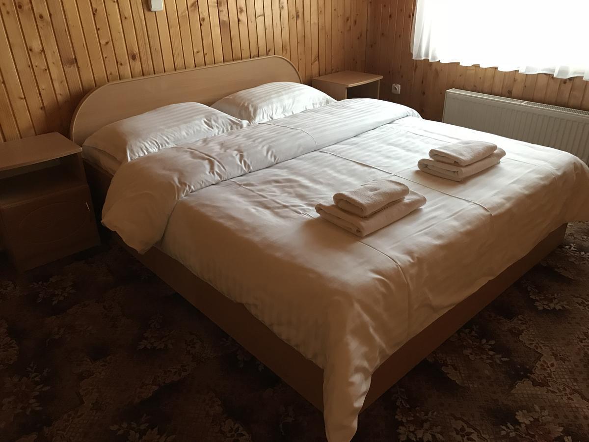 Hotel Карпатський Затишок Slavske Esterno foto
