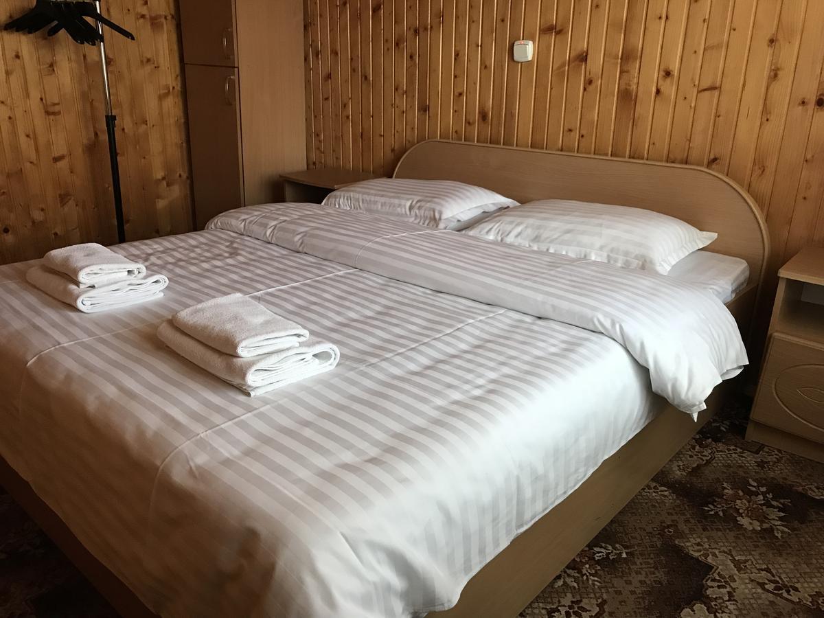 Hotel Карпатський Затишок Slavske Esterno foto
