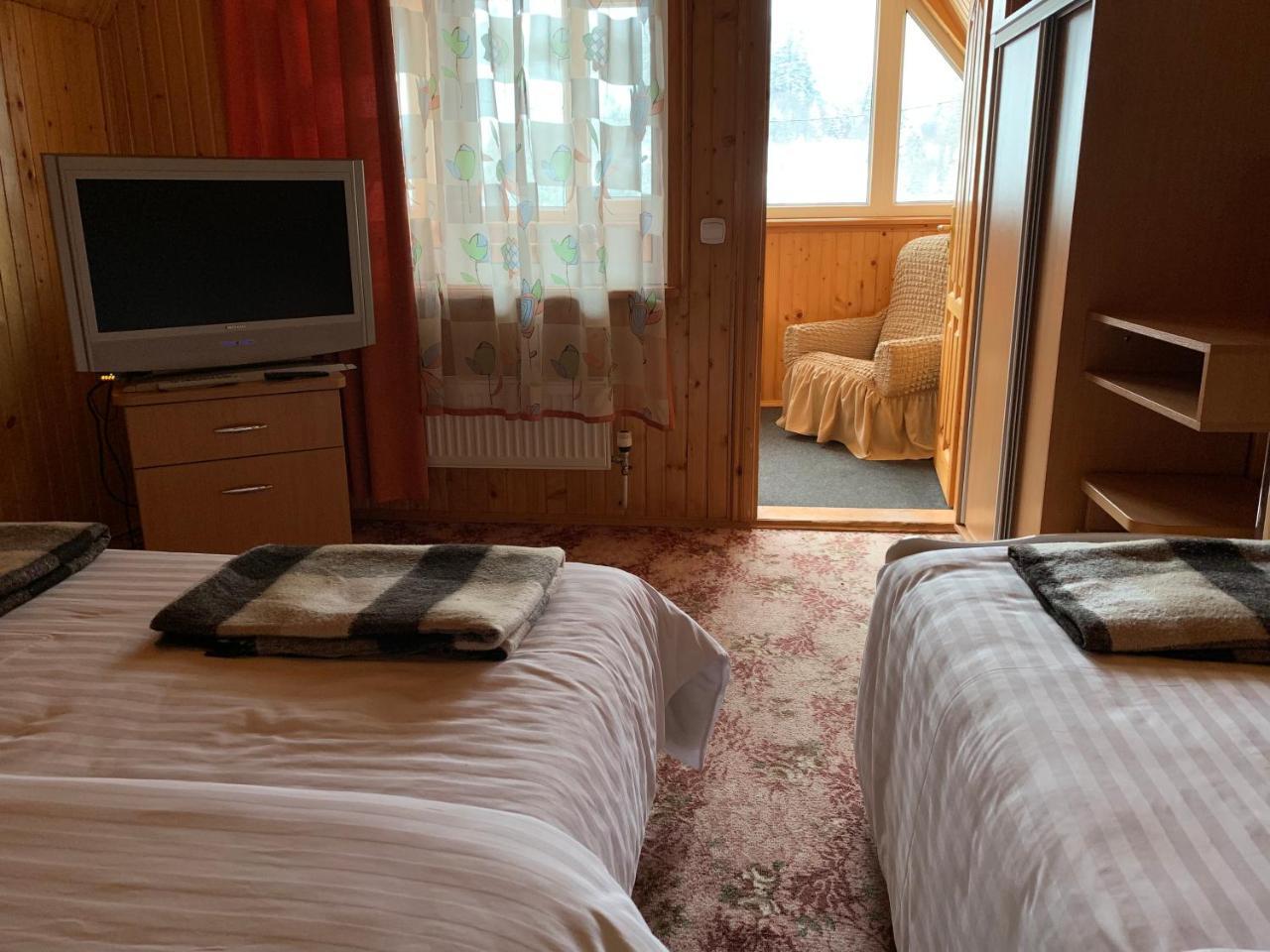 Hotel Карпатський Затишок Slavske Esterno foto